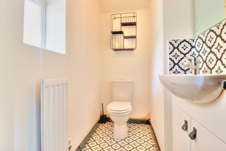 4 bedroom semi-detached house to rent - Photo 2