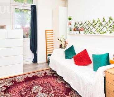 Studio to rent - Photo 2