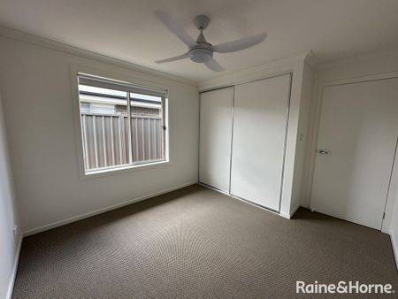 Modern 4-Bedroom Family Home in Munno Para Downs! - Photo 4