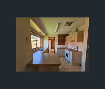 Two Bedroom Unit in Quiet Court Location - Photo 3