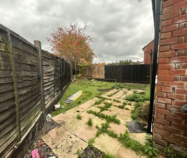 Semi-detached house to rent on - Photo 3