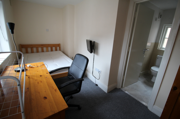 7 Bed Student Accommodation - Photo 1