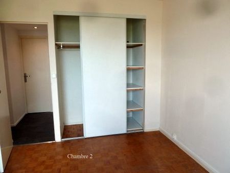 Location Appartement 3 pièces 65m² LIBOURNE 33500 - Photo 2