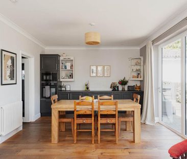 4 bedroom detached house to rent - Photo 4