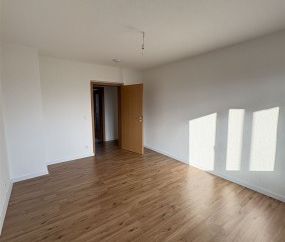 Sonnige, modernisierte 3-Zimmer-Wohnung mit tollem Weitblick und Ba... - Photo 1