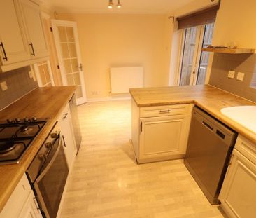 3 bedroom semi-detached house to rent - Photo 3