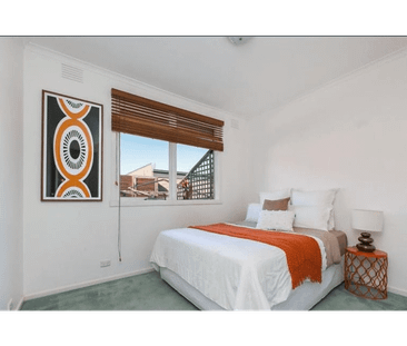 Location location location - Photo 2