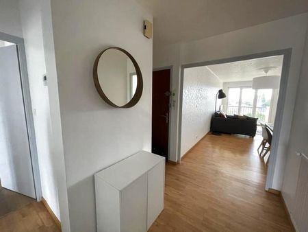 Location Appartement 3 pièces 63m² LA ROCHE SUR YON 85000 - Photo 3