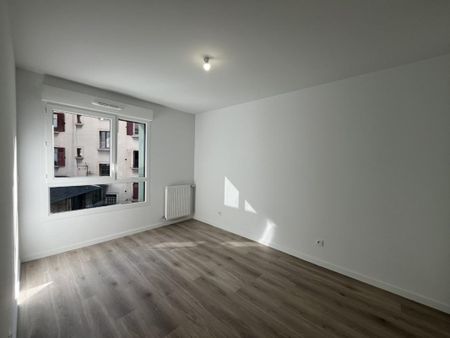 Location Appartement 2 pièces 42m² CHAMBERY 73000 - Photo 5