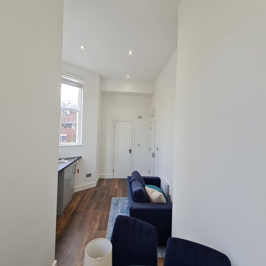 Studio Flat, Beethoven St, W10 - Photo 1