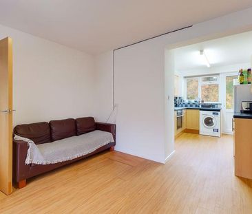 5 bedroom semi-detached house to rent - Photo 1