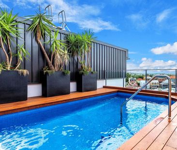 Modern Apartment with Sunny North-facing Balcony in the Heart of Sp... - Photo 6