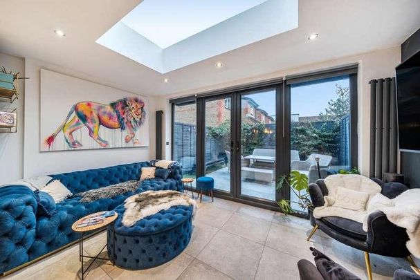 Sycamore Grove, New Malden, KT3 - Photo 1