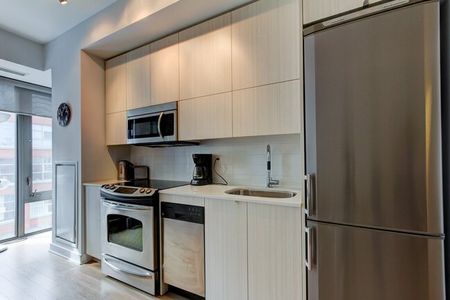 32 Camden St #603 - Photo 2