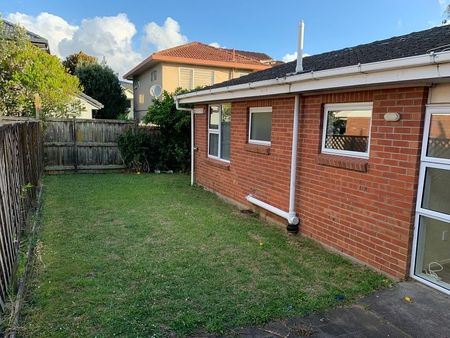 Welcome to 3/7 Alana Place in Ellerslie! - Photo 4