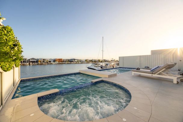 LUXURY WATERFRONT LIVING ON COOLUM PARADE Contact Julie Sykes 0438 050 110 - Photo 1