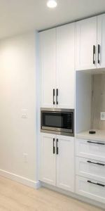 !!!NEW 1BR1den condo, steps to shopping, skytrain, beach park~~~~~~ - Photo 3