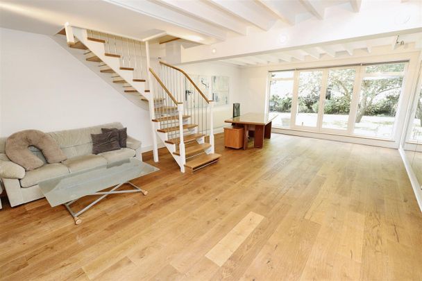 Barnet Lane, Elstree, Borehamwood - Photo 1