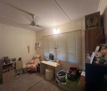 3 x 1 + POOL, SHED AND ROOM FOR THE BOAT - Photo 2