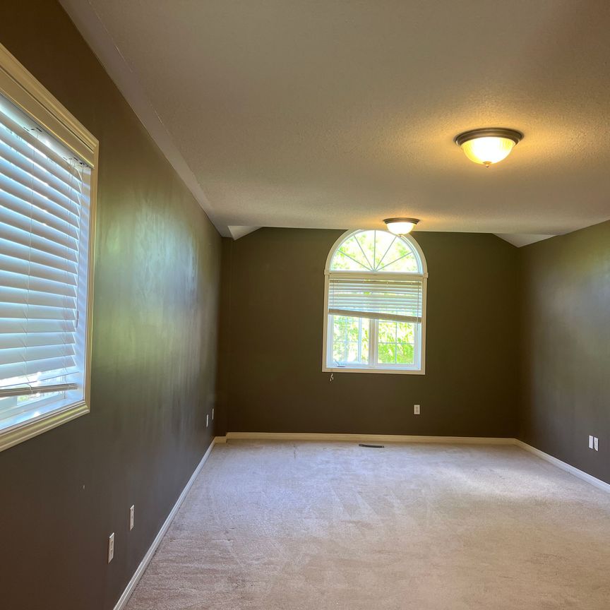 For Lease - 144 Meadowoak Crescent, London North, Ontario - Photo 1