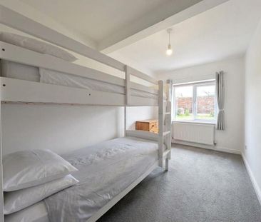 2 bedroom ground floor flat to rent - Photo 3