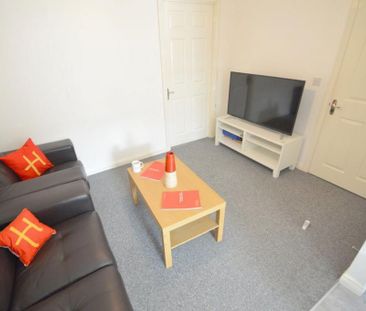 3 bedroom apartment to rent - Photo 3