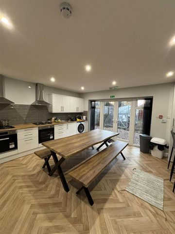 1 bedroom in a house share to rent - Photo 4