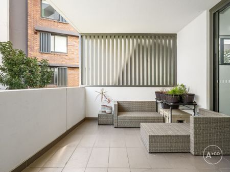 Stunning two-bedroom apartment sitting in the heart of Botany - Photo 2