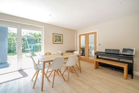 detached to rent Holywell Close, Studham, Dunstable, Bedfordshire, LU6 - Photo 3