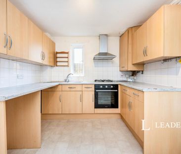2 bedroom end of terrace house to rent - Photo 2