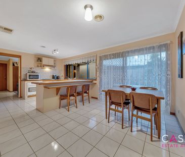9 Vincent Court, Cranbourne North - Photo 2