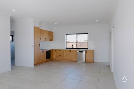 A selection of brand new 2 bed units for lease - 6 month lease term only *Initial access for inspections via Morgan Way - Photo 3