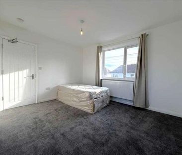 St Werburgh Crescent, Rochester, ME3 - Photo 3