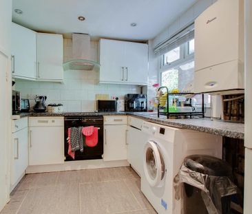 2 bedroom maisonette to rent - Photo 3