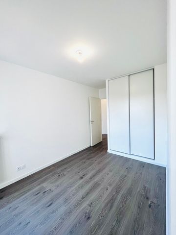 Location Appartement 4 pièces 84m² CHATENAY MALABRY 92290 - Photo 2