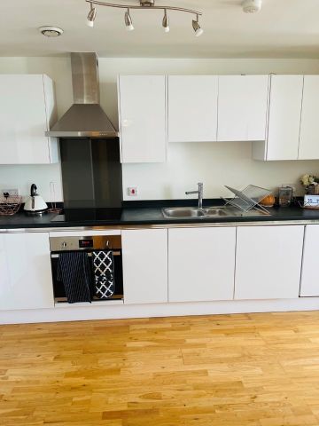 1 Bed Flat, Dowells Street, SE10 - Photo 4