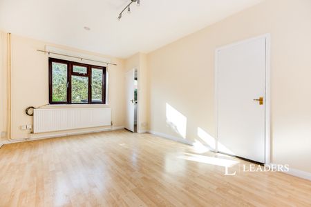 2 bedroom house to rent Elizabeth Road, Godalming, GU7 - Photo 2