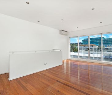 Split Level Apartment in Central Bondi - Photo 1