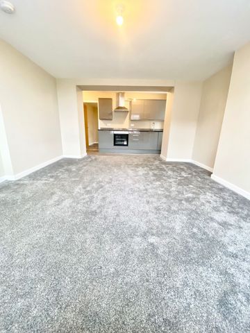 Home - Rooms - FLAT 2, 15 MOUNT VERNON ROAD S70 4DF - Photo 4