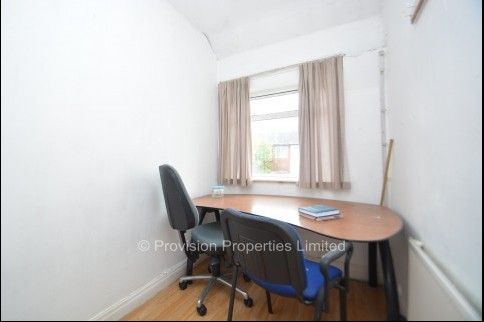 3 Bedroom Student Rentals Leeds - Photo 1