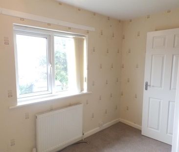 3 bedroom end of terrace house to rent - Photo 4