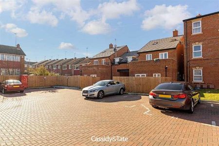 Beacon Court, Catsbrook Road, Luton, LU3 - Photo 3