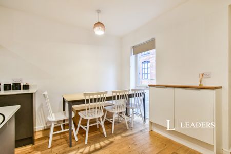 house to rent Elisabeth Gardens, SK5 - Photo 4