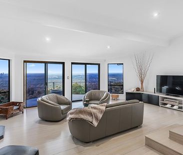 Stunning 3-Bedroom House with exceptional views - Photo 2