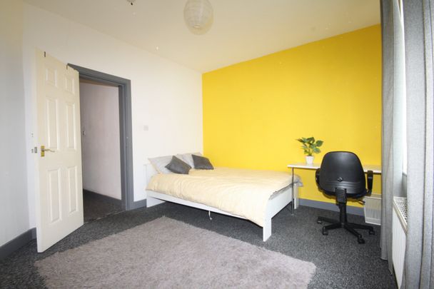 Brudenell Road, Hyde Park, LEEDS - Photo 1