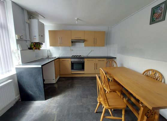 3 bedroom terraced house to rent - Photo 1