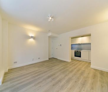 3 bedroom apartment to rent - Photo 2