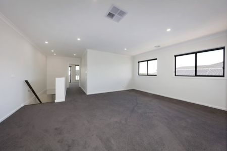 Brand New Double-Story Family Home – Practicality and Convenience in a Prime Location - Photo 5