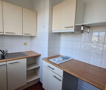 Location Appartement 1 pièce 28m² BRIVE LA GAILLARDE 19100 - Photo 2