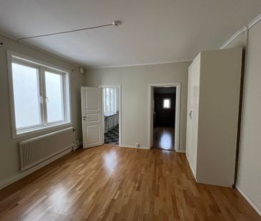Drottninggatan, Katrineholm - Photo 3